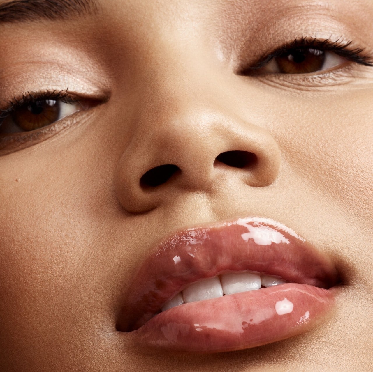 Fenty Beauty Gloss Bomb Heat Universal Lip Luminizer + Plumper *pre-order*